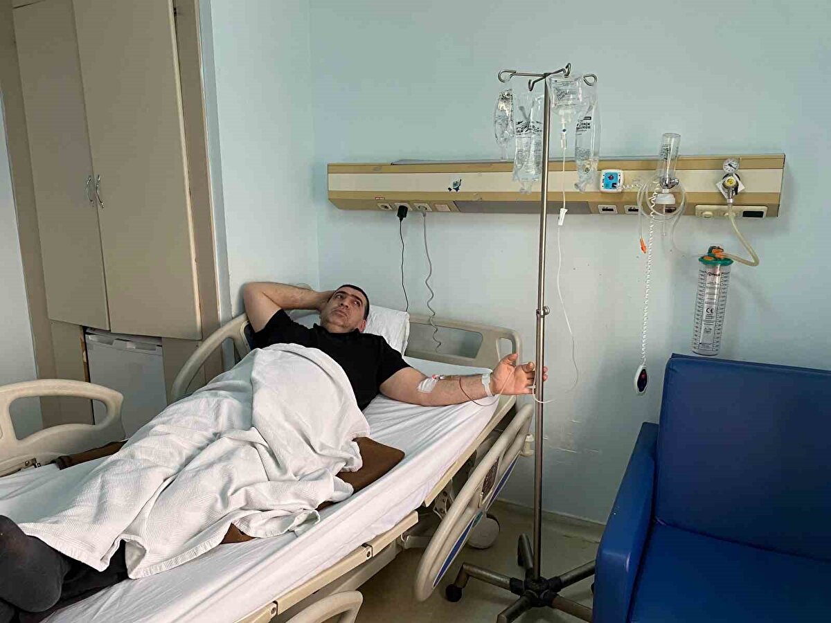 Ramazan Bayramı’nın 2 ve 3’üncü gününde Güney Mahallesi Atatürk Caddesi’ndeki bir iş yerinde tavuk döner alan bazı kişilerde mide bulantısı ve kusma şikayetleri görüldü. Zehirlenme belirtileri yaşayan 648 kişi çeşitli hastanelerde tedavi altına alındı.