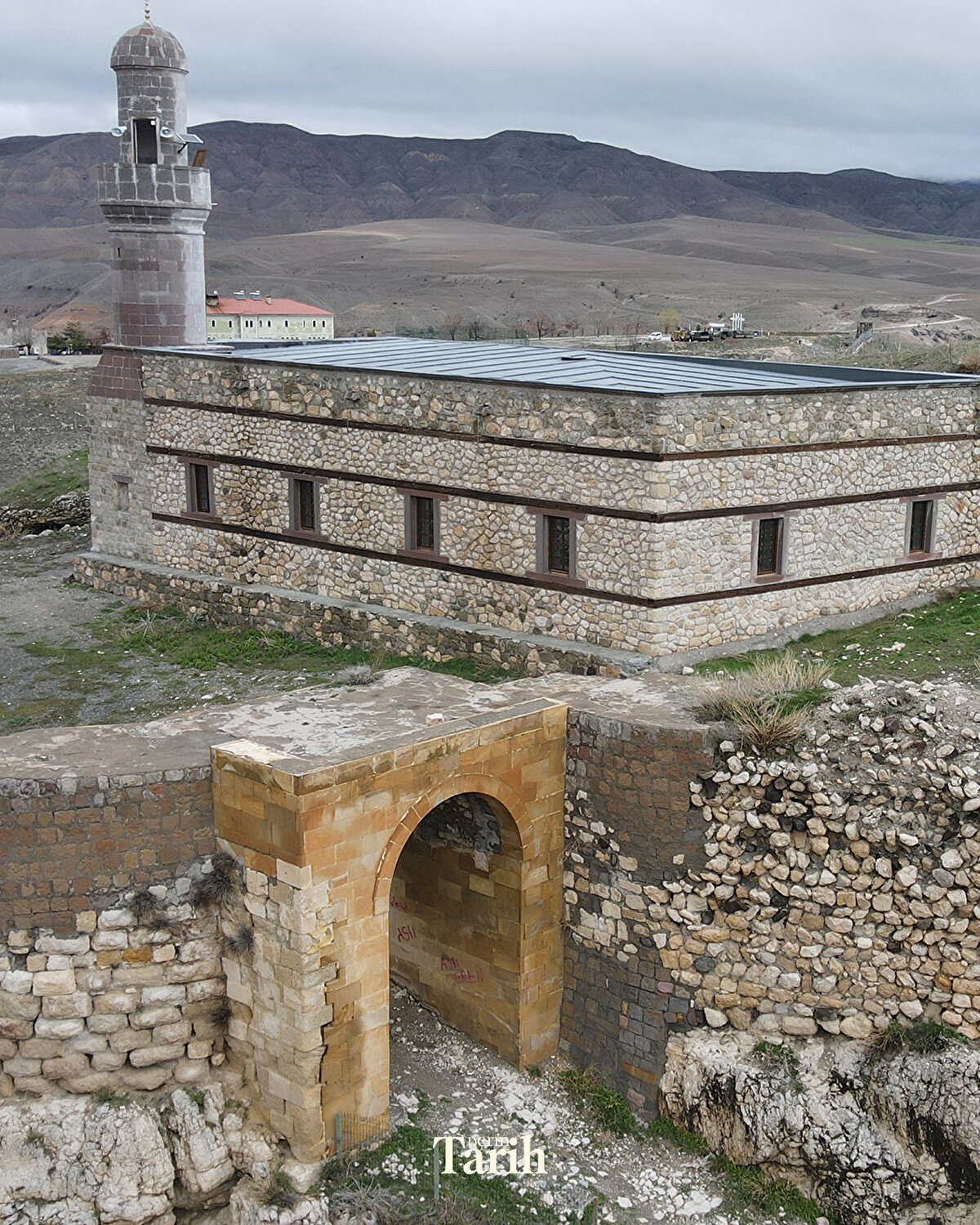 Kemah Kalesi ve içerisinde bulunan caminin ilçe turizmine de önemli katkı sağlayacağını ifade eden Bayram, şöyle konuştu: