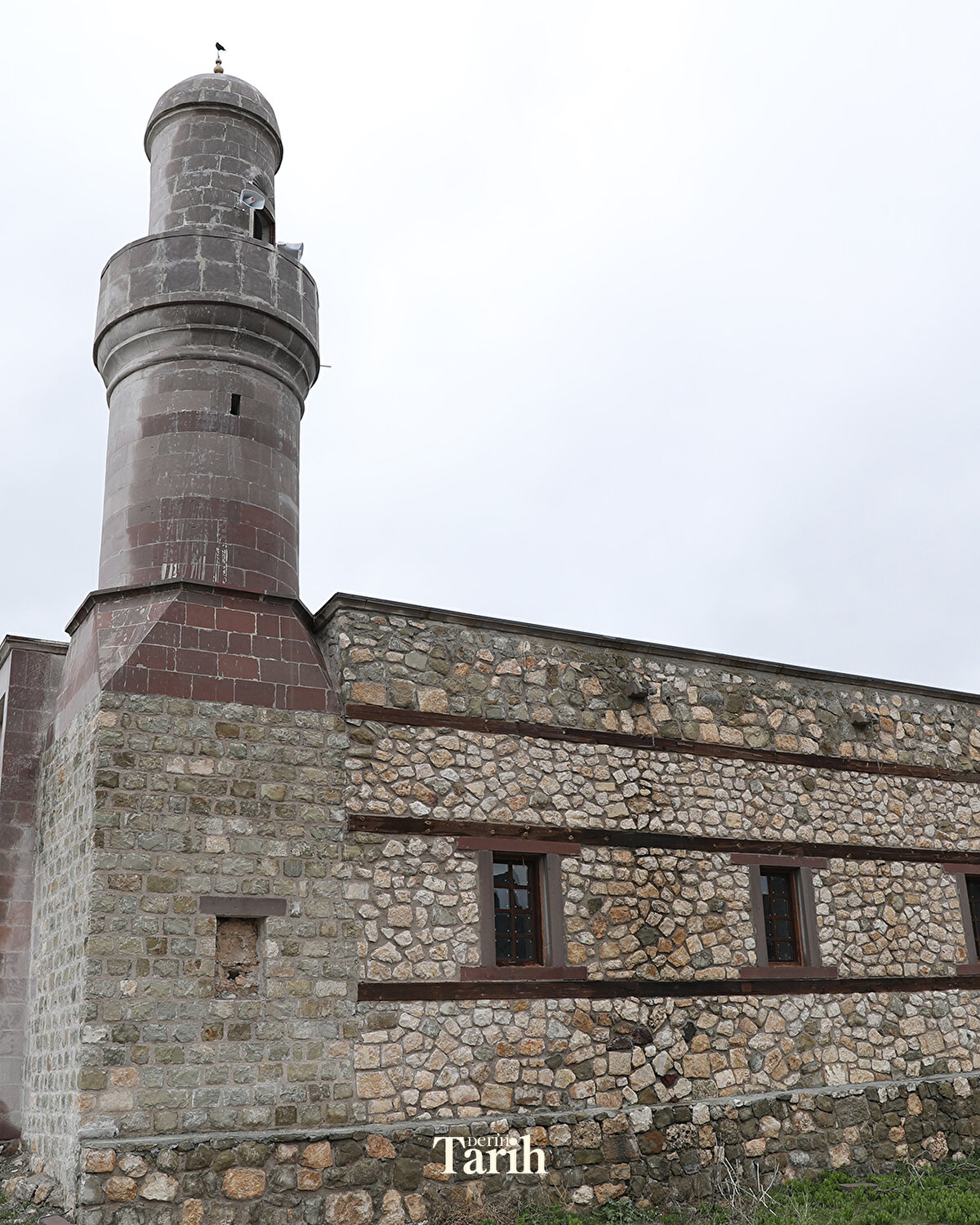 Bayram, camiyi ibadete açtıklarını ve kısa süre içerisinde imam da görevlendirileceğini, vatandaşların buraya gelerek ibadetlerini yapabildiğini sözlerine ekledi.