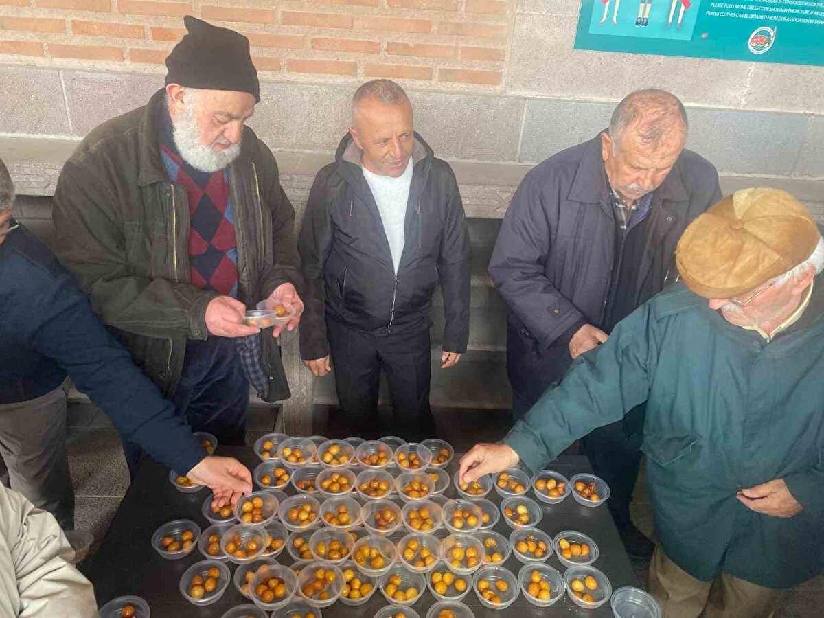 Umarım gelecek nesiller de Kurtlar Vadisi gibi önemli bir diziyi izlemeye devam ederler. Senelerdir, her sene-i devriyesinde ülkemizin farklı noktalarında çeşitli ikramlar oluyor. 