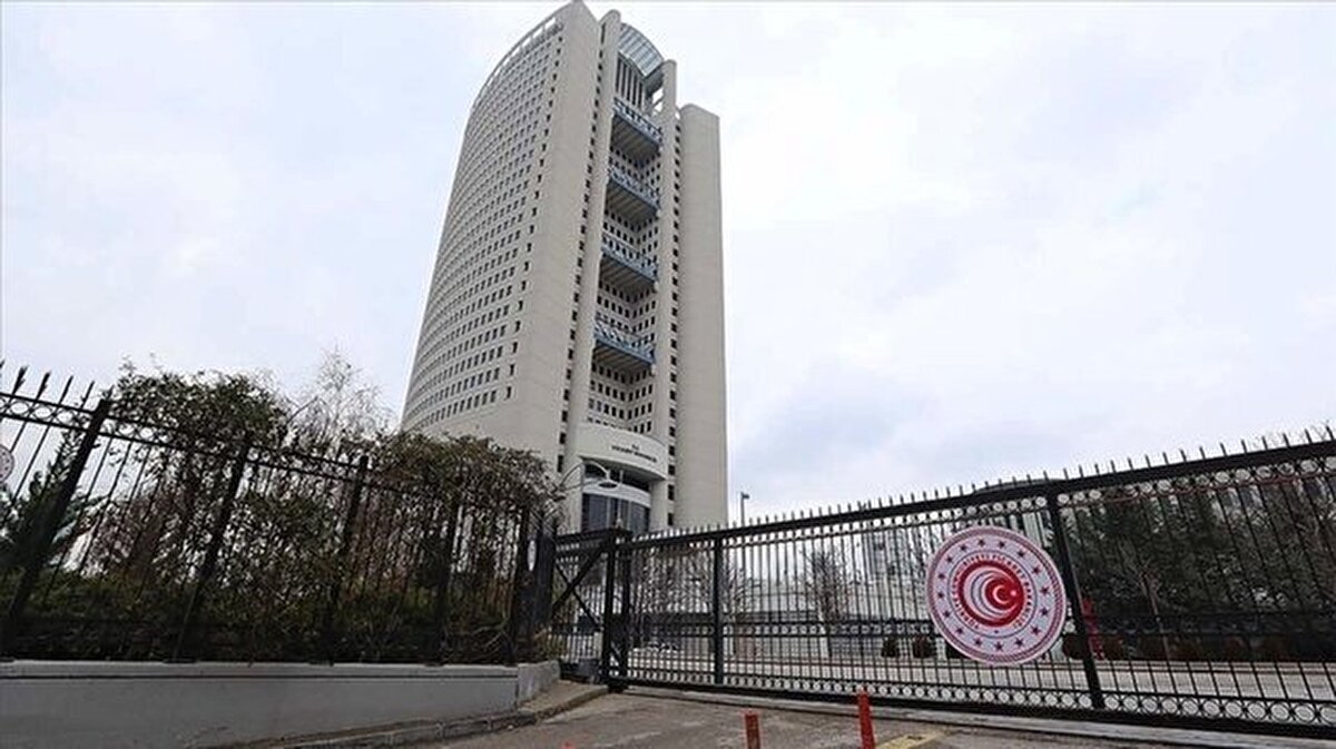 Adaylar, alım sürecine, şartlarına ve sınavlarına ilişkin tüm bilgileri, Bakanlığın internet adresi (www.ticaret.gov.tr) ve Cumhurbaşkanlığı İnsan Kaynakları Ofisi Kariyer Kapısı (https://isealimkariyerkapisi.cbiko.gov.tr) üzerinden de görüntüleyebilecek.