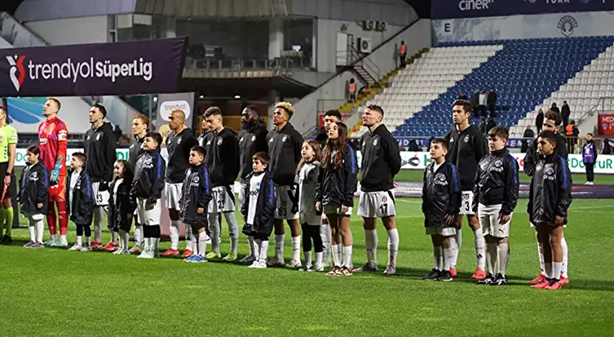Bu sezon dörtlü formatta oynanacak olan Süper Kupa finallerine Beşiktaş’ın da katılma ihtimali bulunuyor. İşte o formül: