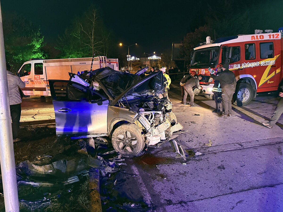 İhbar üzerine kaza yerine çok sayıda polis, itfaiye, AFAD, sağlık ve belediye ekipleri sevk edildi. Kaza yerleri trafik ekiplerince bir süre trafiğe kapatıldı.