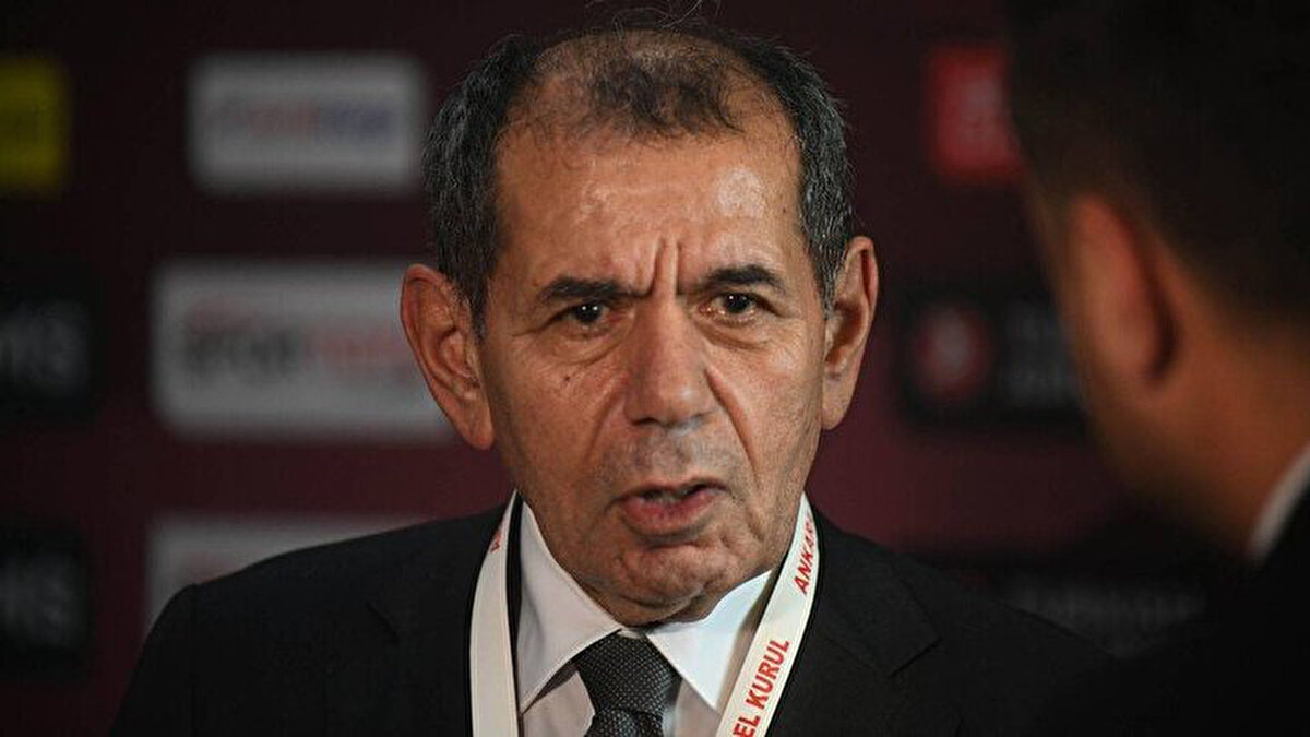 Fenerbahçe ona sallıyor, Galatasaray buna sallıyor "yeter" dedim ya burada duymak istemiyorum. Beni de tanımıyor. "Sen kimsin ya" dedi bana. "Sana ne, benim ne söyleyeceğimi biliyor musun" dedi.<br>