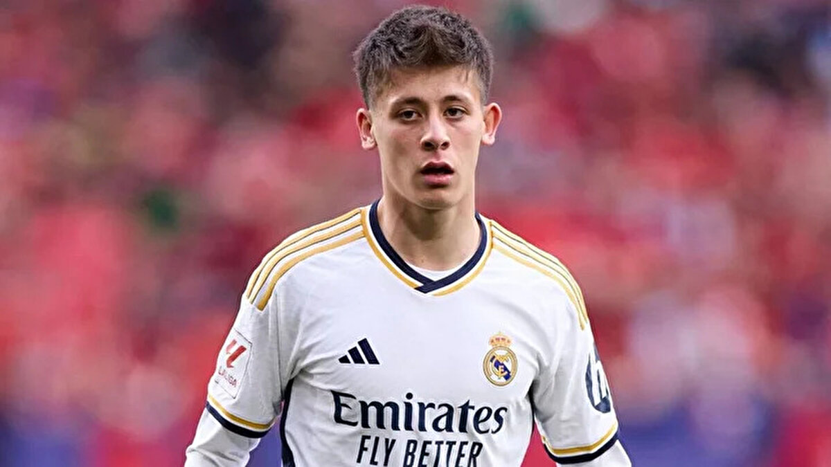 Real Madrid’in Arda’yı satma gibi bir planı olmasa da, yüksek bir teklif gelmesi durumunda bu kararını gözden geçirebileceği belirtiliyor.<br>