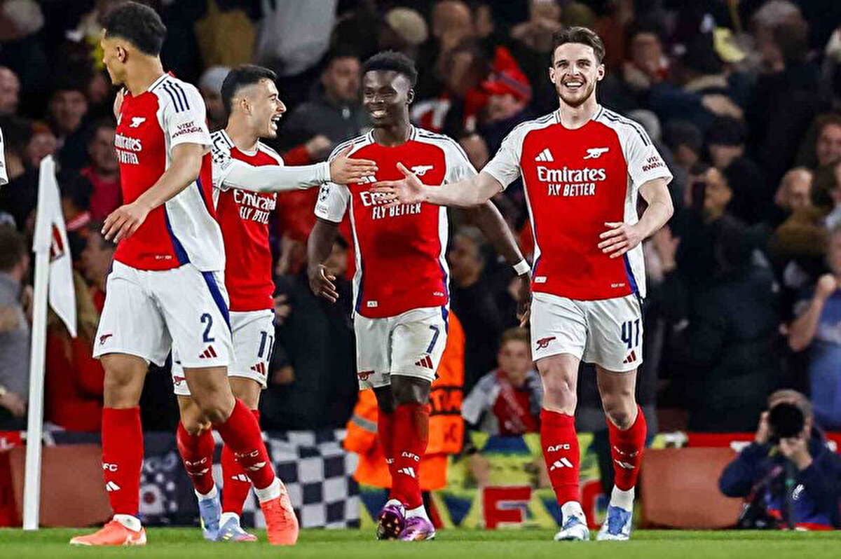 Premier Lig'de bu sezonu ilk 5'te tamamlayan takımlar gelecek sezon Şampiyonlar Ligi'nde mücadele edecek ancak kalan bölümde alınacak sonuçlara göre bu sayı artabilir.<br>