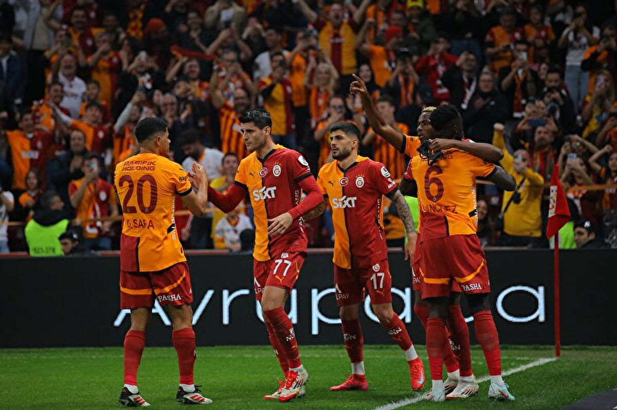 Morata, Galatasaray formasıyla 8 maça çıktı ve sarı kırmızılı takıma 3 gol, 1 asistlik skor katkısı sağladı.<br>