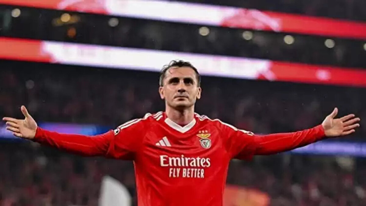 Maça özellikle Porto'da kiralık olarak forma giyen futbolcuları Fabio Vieira'yı izlemeye gelen Arsenal gözlemcileri, Kerem Aktürkoğlu'ndan da etkilendi.<br>