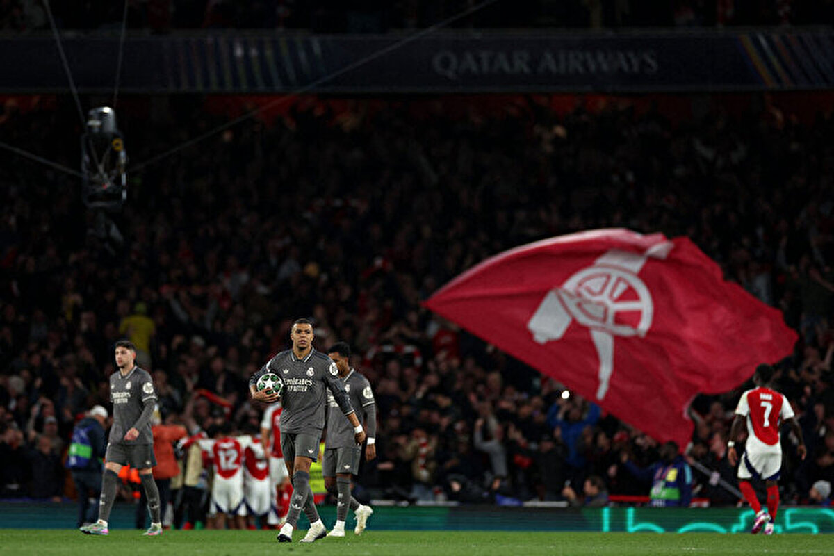 UEFA Şampiyonlar Ligi çeyrek final ilk maçında İngiliz ekibi Arsenal sahasında İspanyol devi Real Madrid'i konuk etti. <br>