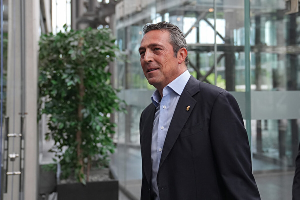 Yönetim kanadı, kalan 8 maçlık sürecin kazanılması halinde Galatasaray’ın puan kayıplarıyla birlikte ipi göğüsleyeceklerine inanıyor.