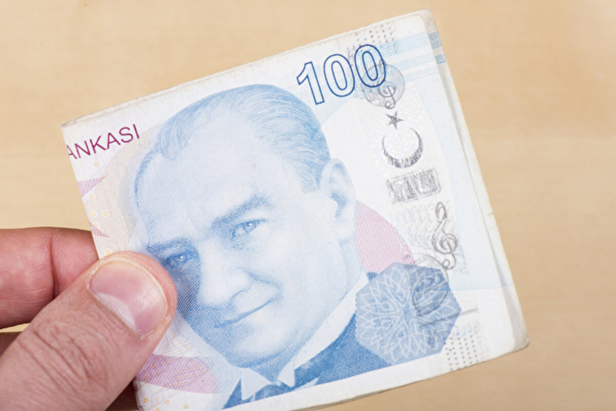 ZİRAAT BANKASI EMEKLİ PROMOSYON<br><br>SGK (Emekli Sandığı, SSK, Bağ-Kur) emekli maaş ödemelerini Ziraat Bankası aracılığı ile alan müşterilere 12.000 TL’ye varan promosyon ödemesi imkanı sunulmaktadır.<br><br>HALKBANK<br><br>Banka internet sitesinde "Maaşını 3 yıl boyunca Bankamız aracılığıyla almayı taahhüt eden tüm SGK emeklileri 12.000 TL'ye varan promosyon ödemesinden faydalanabilmektedir." ifadelerini kullanıyor.