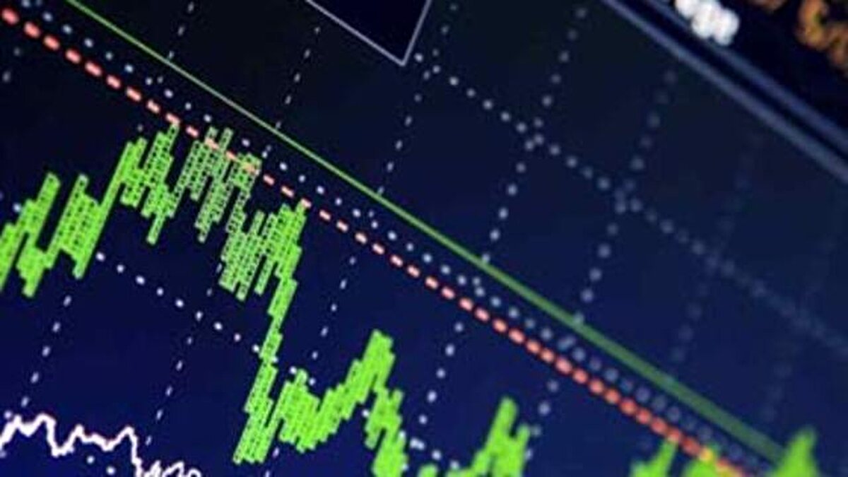 KOÇ HOLDİNG TEMETTÜ NE ZAMAN YATACAK?<br><br>Koç Holding’in 2024 yılı net dönem kârından hissedarlarına temettü dağıtma kararı Genel Kurul’da onaylandı.<br><br>Şirketten Kamuyu Aydınlatma Platformu’na (KAP) yapılan açıklamaya göre; kesinleşen nakit kar payı hak kullanım tarihi 10 Nisan 2025, ödeme tarihi ise 14 Nisan 2025 olacak.<br><br>Koç Holding’in 2024 yılı net dönem karı, bir önceki yıla göre yüzde 99 azalarak 1,3 milyar TL seviyesinde gerçekleşmişti.<br><br>Şirketin bu yılki temettü dağıtımı, azalan kâra rağmen hissedarlarına nakit kar payı verme kararını koruduğunu gösteriyor.