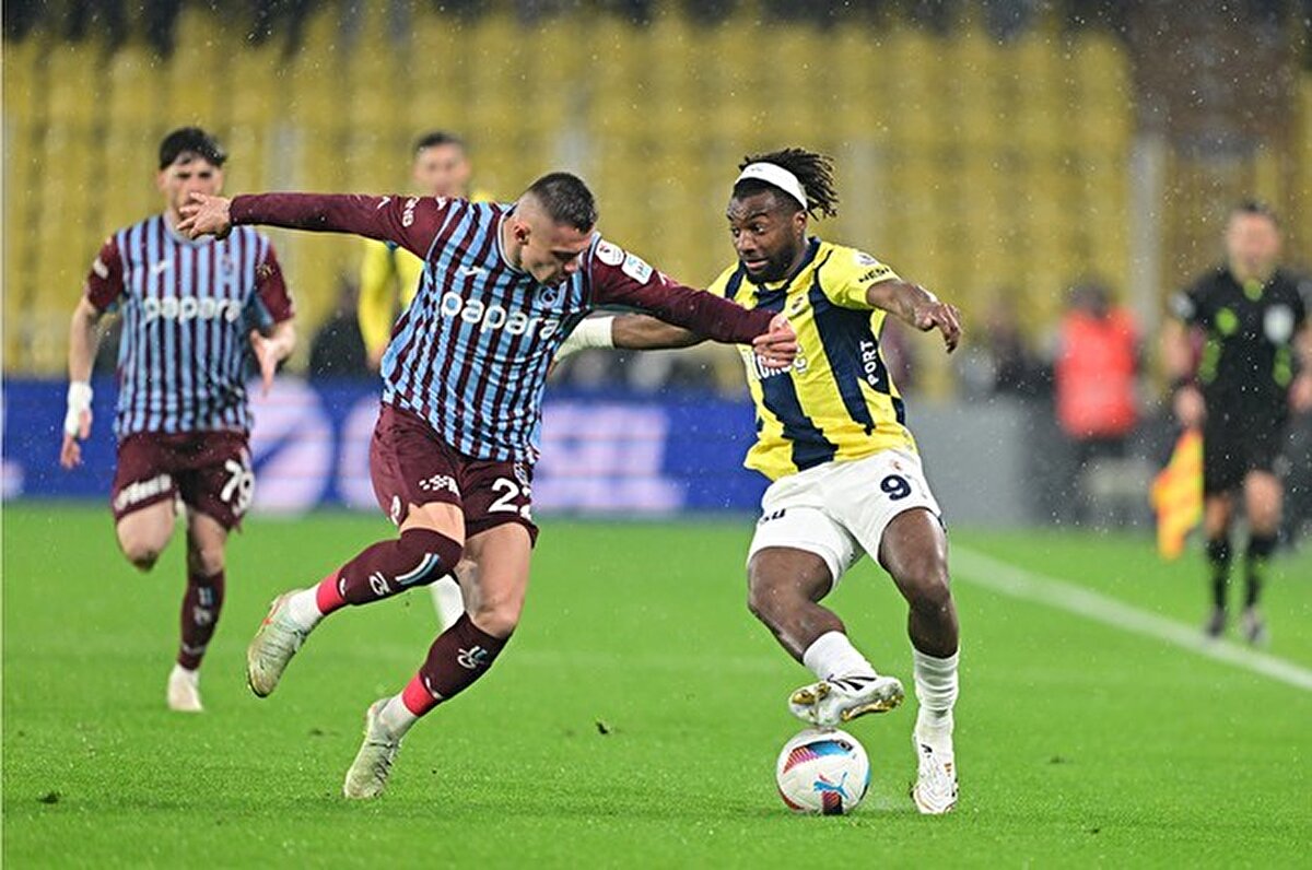 "Trabzonspor maçı gerçekten zor bir maçtı. Geçmişteki maçlara da bakacak olursak. Hep zor maçlar olarak göze çarpıyor. Her ne kadar maç zor geçse de galip gelmesini bildik. Puan farkını 3'e indirmek, rakibimize baskı açısından çok önemliydi. Maç bizim için kolay geçmedi."
