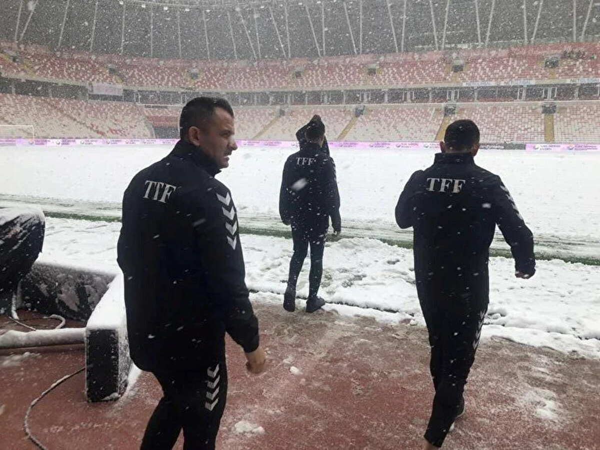 Sivasspor-Fenerbahçe maçının oynanacağı gün kentte kar yağışının yanı sıra sıcaklığın -4'e kadar düşme olasılığı var.<br>