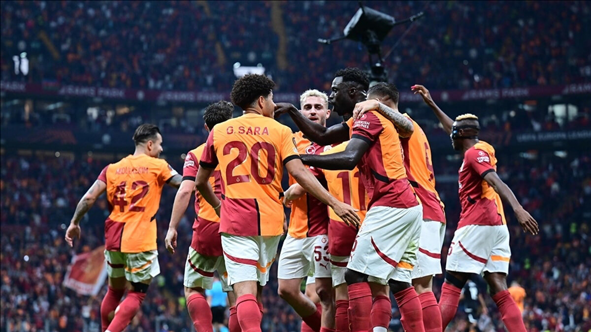 Samsunspor - Galatasaray maçı ne zaman?<br><br>Süper Lig'de Fenerbahçe'nin üç puan önünde liderlik koltuğunda oturan Galatasaray, 31. haftada Samsunspor'a konuk oluyor. Haftanın açılış maçı olan Samsunspor-Galatasaray maçı 11 Nisan Cuma günü saat 20.00'da <br>