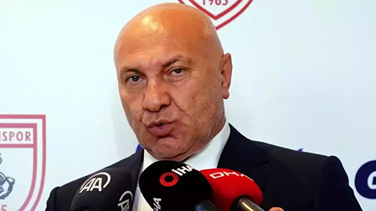'Samsunspor Başkanı ve Takımı olarak artık şunu net olarak herkesin bilmesini istiyoruz ve tüm Türkiye'ye bağırarak söylüyoruz: <br><br>Üzerimizde oyun oynamayı, prim yapmayı bırakın ve pis ellerinizi çekin artık! <br><br>Samsunspor'un Samsunspor'dan  başka gerçek dostu yok!...<br><br>Biz Bize Yeteriz! <br><br>Bizi bu saatten sonra ne Galatasaray, ne Fenerbahçe ne de başka hiç bir kulüp veya takım ilgilendirmiyor! <br><br>Bizim aklımızda, beynimizde ve kalbimizde sadece tek bir şey var: Samsunspor ve Avrupa'ya gitmek... <br><br>Armamız ve Onun Gölgesi Yeter!...'