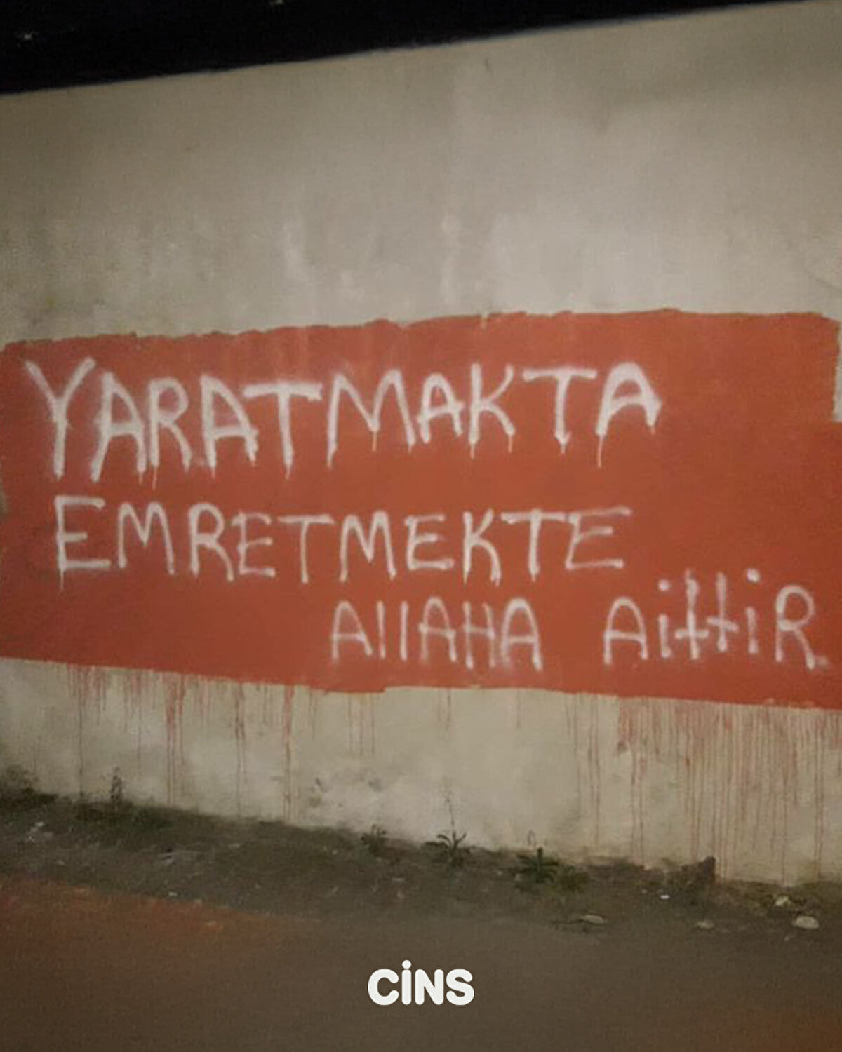 Yaratmakta emretmekte Allah'a aittir