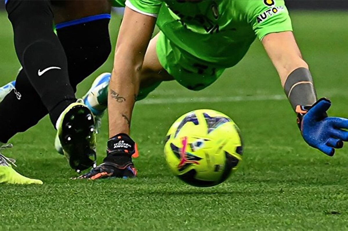 Corriere della Sera gazetesi başta olmak üzere İtalyan basınında yer alan haberlere göre, Milano Cumhuriyet Başsavcılığının yürüttüğü Aralık 2021 ile Ekim 2023 döneminin incelendiği soruşturma çerçevesinde 5 kişi hakkında ev hapsi talep edildi ve 1,5 milyon euroluk nakde el konuldu.