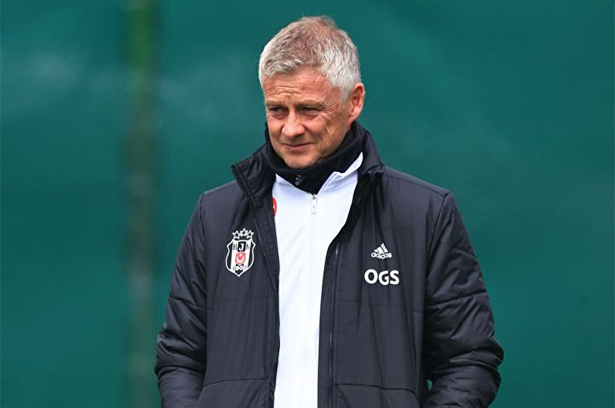 Beşiktaş, Başakşehir'le oynayacağı maça savunmada ciddi sıkıntılarla çıkacak. Kadrosunda stoper olarak görev yapabilen 5 oyuncusu bulunan siyah-beyazlı ekipte, RAMS Başakşehir karşısında sadece Gabriel Paulista forma giyebilecek.<br>