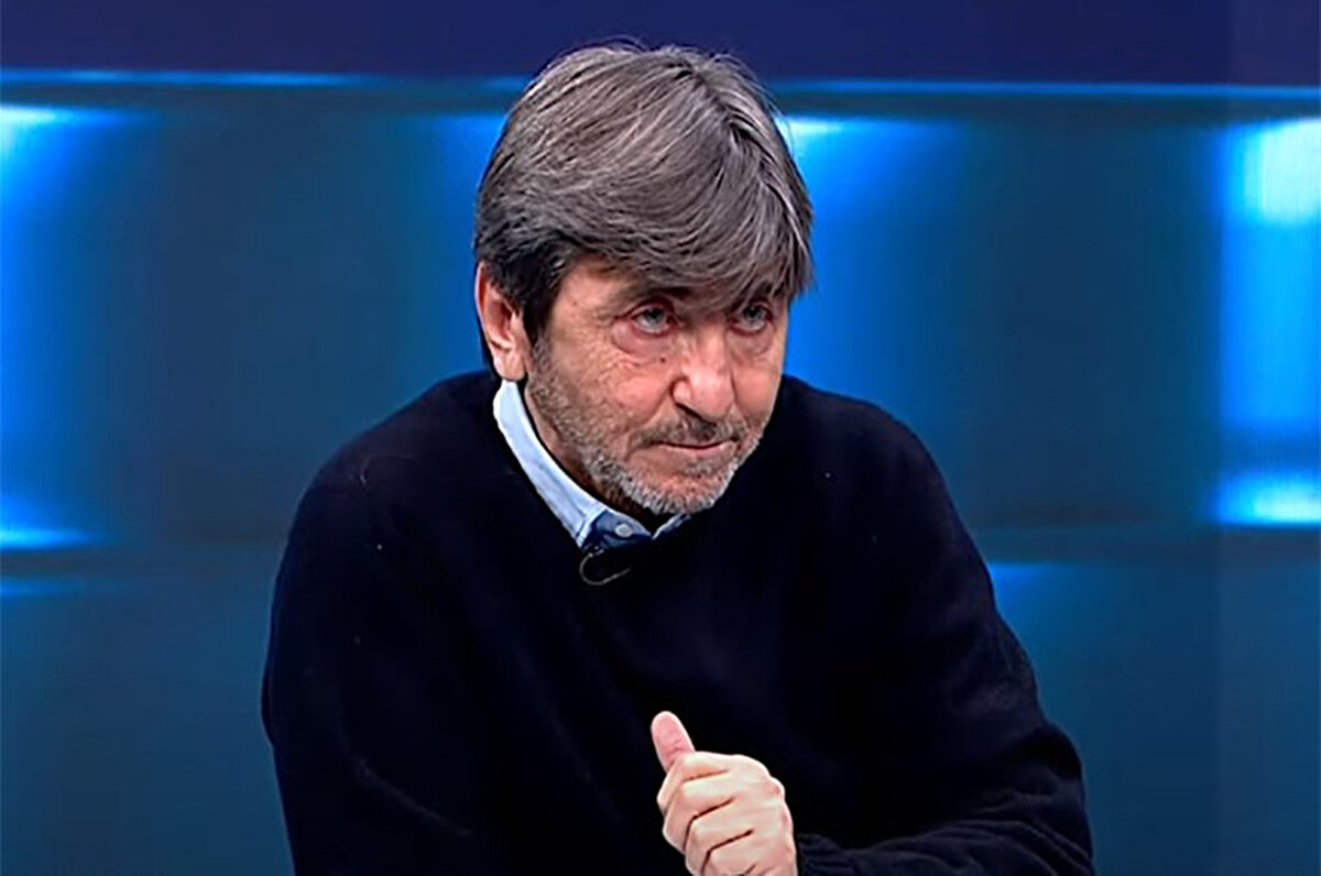 Rıdvan Dilmen sözlerini "Güçlü maçlarda, fizik gücü iyi olan maçlarda Morata'yı orta saha oynatamazsın" diyerek noktaladı.<br><br>