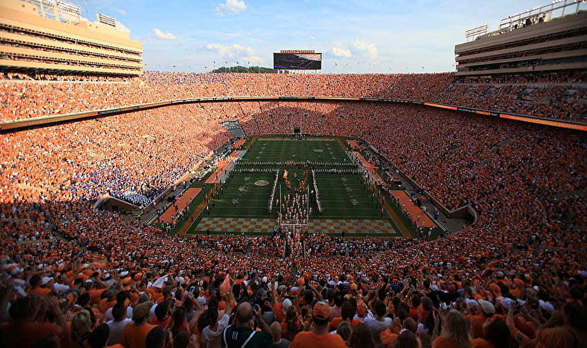 6) Neyland Stadyumu, 102.455- ABD