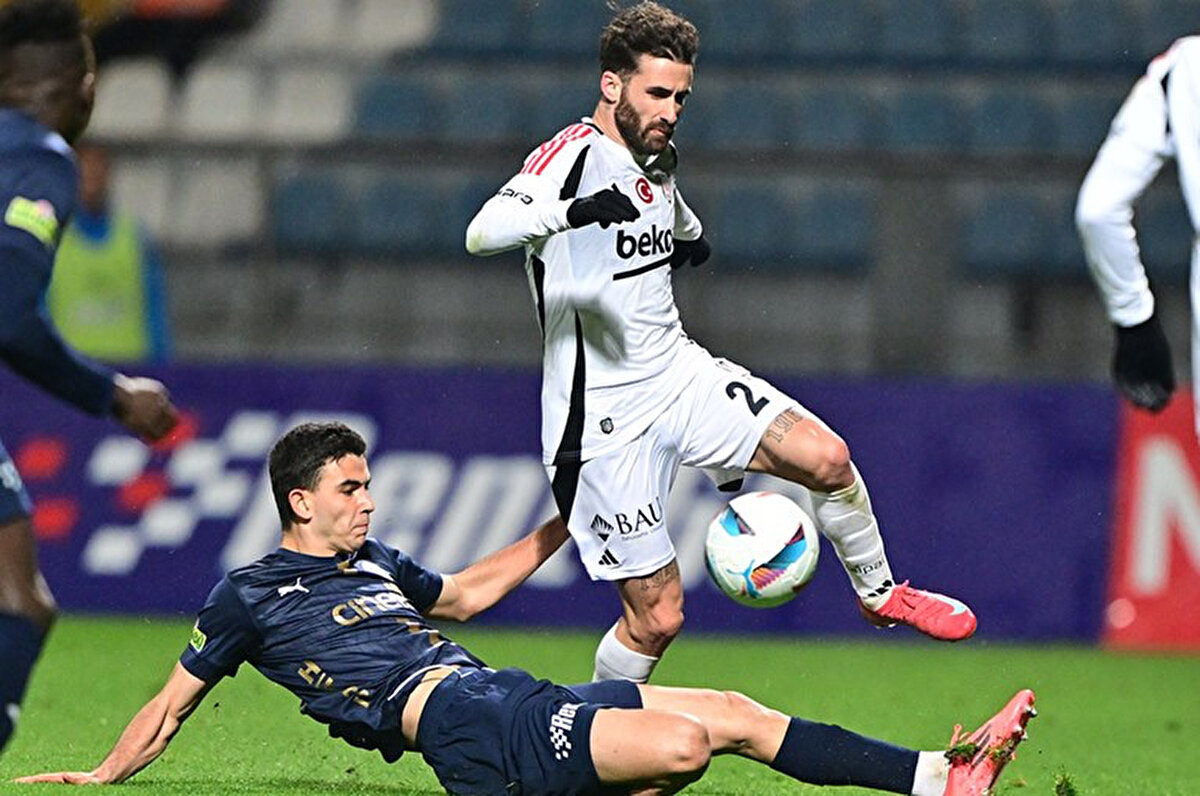 4- Mert Günok ve Rafa Silva dışında her oyuncu için kapılar tekliflere açık durumda. Gedson Fernandes için ara transferde gelen 25 milyon Euro teklif 30'a çıkarsa öneri kabul edilecek. Semih Kılıçsoy için de aynı şekilde teklif bekleniyor.<br>