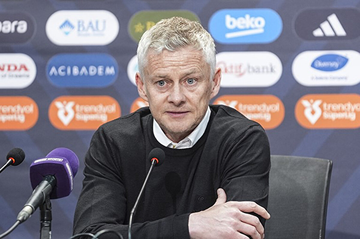 "Bu takımı ilaç kurtarmaz. Ameliyat şart" diyerek takımdaki bazı futbolcularla yolların ayrılacağının sinyallerini veren Norveçli teknik adamın tedavi planı belli oldu.<br>