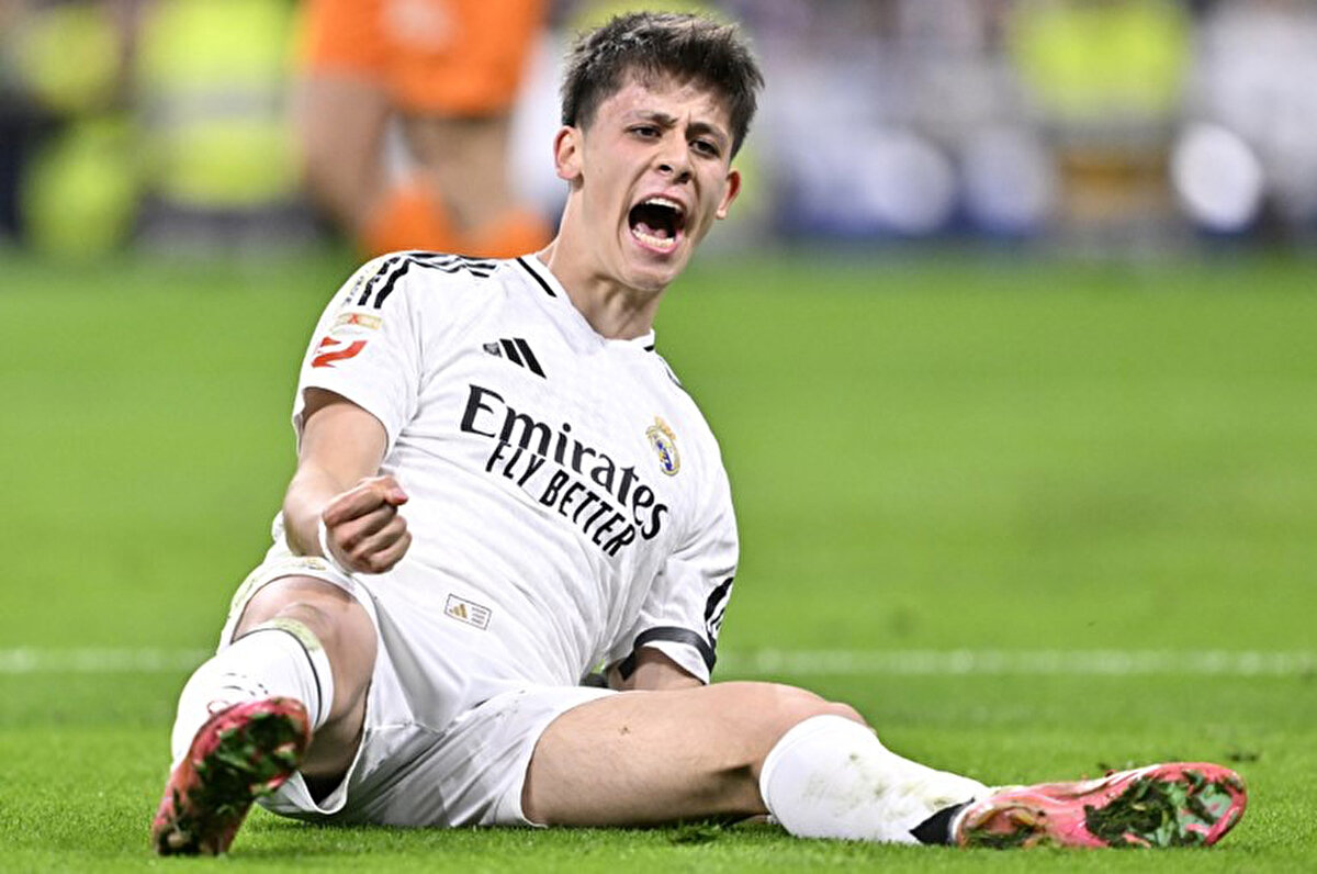 Arda Güler'in memnuniyetsiz gözüktüğünü iddia eden Romero, "O, şu anda Real Madrid'de ilk 11'de oynayabilecek yetenekten çok, şikayetleri ve somurtkanlıkları olan bir oyuncu." şeklinde konuştu.<br>