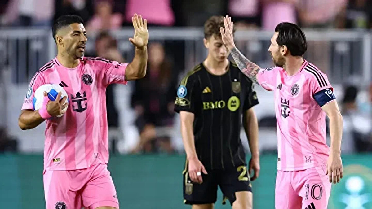 Inter Miami ile Los Angeles FC arasında oynanan ve Messi'nin iki gol attığı Concacaf Şampiyonlar Kupası maçının 89. dakikasında yaşanan gergin anlar, kameralara ilginç bir şekilde yansıdı.