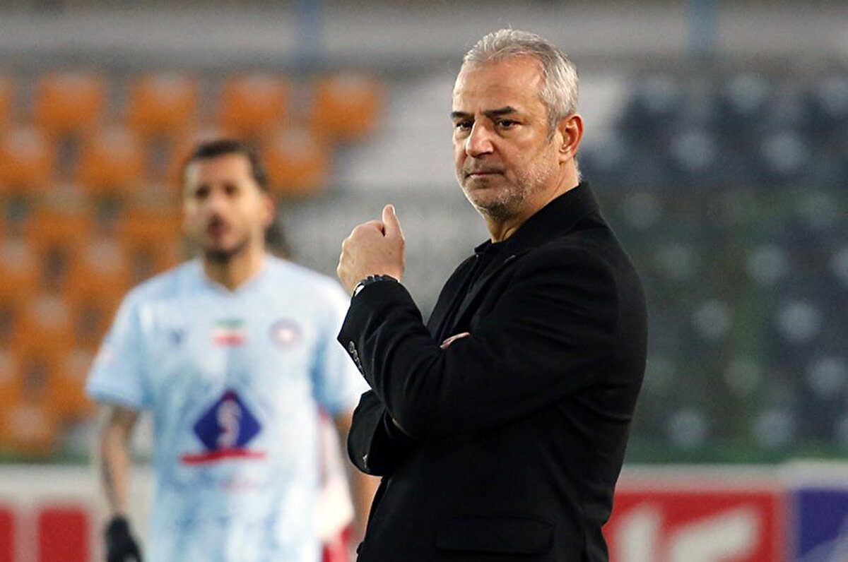 "İsmail Kartal'dan henüz özel bir şey göremedik, önümüzdeki sezonu bekleyeceğiz. Kartal, Persepolis'ten yüklü bir maaş alıyor ve taraftar bu hocadan sadece şampiyonluk bekliyor. Kartal'dan beklentiler yüksek ve bu da onun işini zorlaştırıyor"<br>