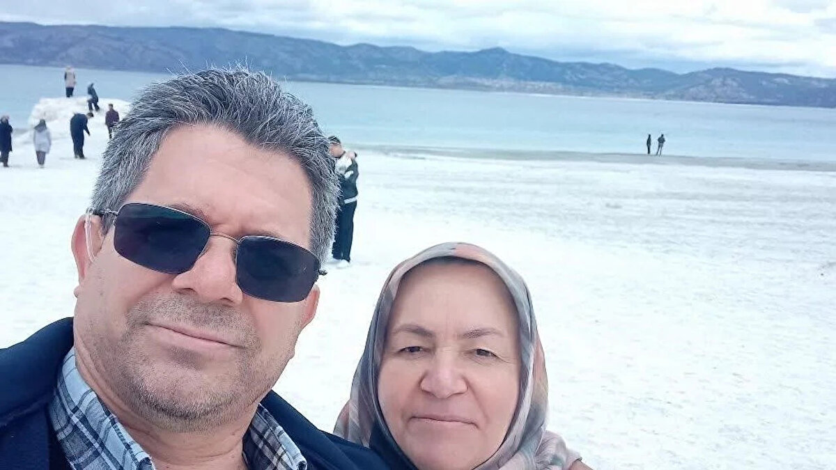 Öte yandan, miras kavgasında hayatlarını kaybeden Süreyya Acar ve eşi Zennur Acar’ın cenazelerinin otopsi işlemlerinin tamamlanmasının ardından toprağa verilecekleri bildirildi.