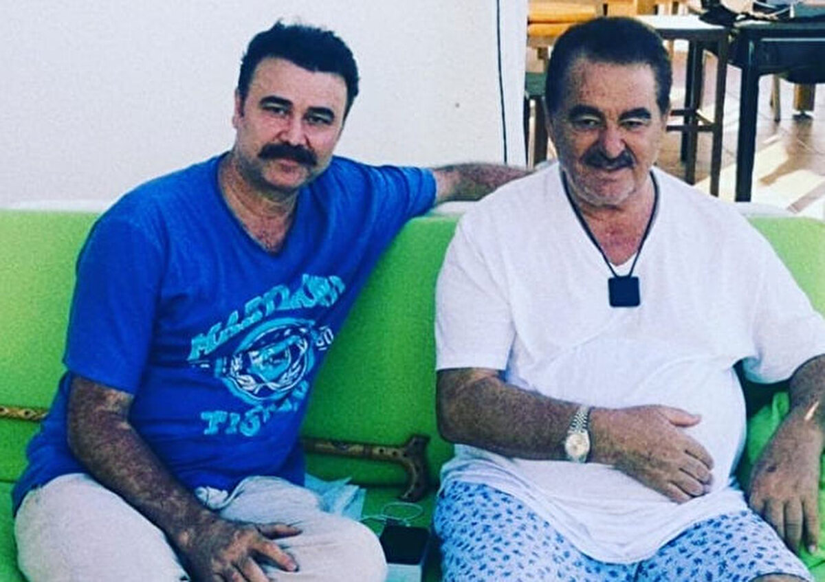 TAKSİCİ YOĞUN BAKIMDA<br><br>Hastaneye kaldırılan ünlü şarkıcıya hemen müdahale yapıldı. Tedavisi tamamlanan Hüseyin tatlı, taksicinin şikayeti üzerine polis ekiplerince göz altına alındı. Taksici başına aldığı darbe sonrasında gece boyunca yoğun bakımda müşahede altında kaldı. Hüseyin Tatlı, yaşananların ardından tutuklanarak, cezaevine gönderildi.