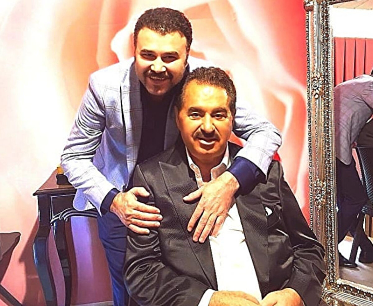 İkili arasında şiddetli bir kavga başlarken iddiaya göre; Hüseyin Tatlı kendisini darp etmeye çalışan taksiciye karşılık verdi. Aldığı darbe sonrası taksici yere düşerken, taksicinin arkadaşları otele doğru yönelen Tatlı'ya tekme ve yumruklarla saldırdı. 3 kişi tarafından darp edilen ünlü şarkıcı yere düşerek ayağını kırdı.<br><br>