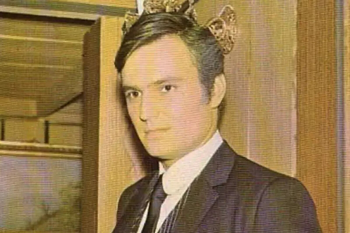 Hun, kolonoskopi yaptırdığını ve bağırsaklarında kanser hücresi tespit edildiğini açıkladı. Muhabir Online'ın haberine göre, usta oyuncu Sosyoekonomik Kalkınmada Doğa ve İnsan İlişkileri adlı konferansta “21 hücrede beş tane kanser hücresi çıktı. Çok şükür hepsi gitti.” diye konuştu.