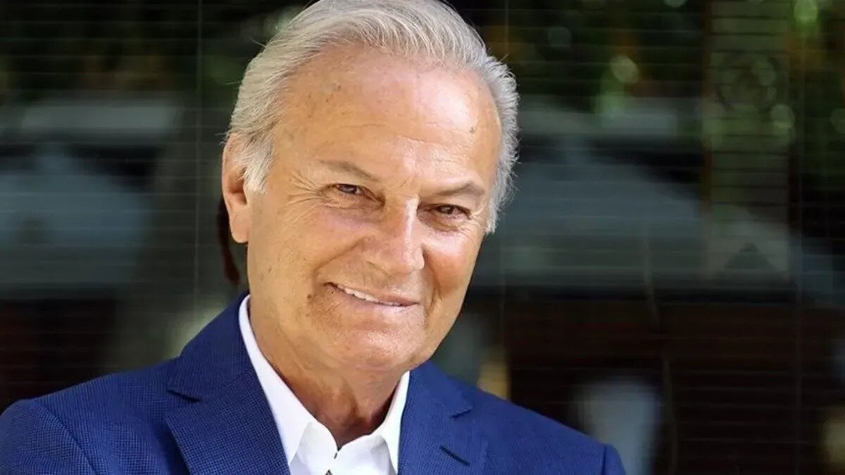 "Her kilo kaybı yoruyor"<br><br>Ediz Hun, sağlıklı yaşam tavsiyeleri de verdi. B vitamini aldığını ve balık yağı tükettiğini belirten oyuncu, sporu ihmal etmediğini söyledi: