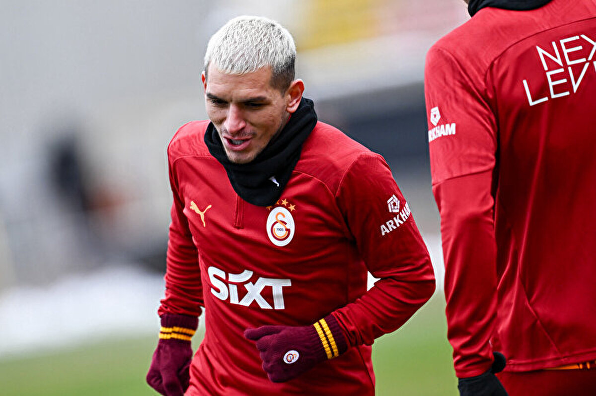 Oyuncunun Tranfermarkt verilerine göre güncel piyasa değeri 13 milyon Euro olarak öne çıkıyor...<br>