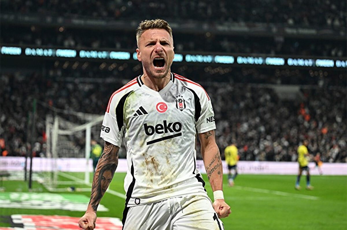 10.5 milyon euroluk maliyeti nedeniyle Beşiktaş'ın ayrılık için Immobile'nin işini kolaylaştıracağı belirtildi.<br>