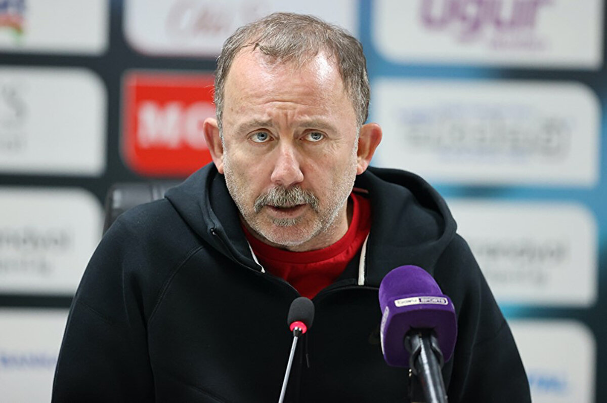 Bu 3 haftayı Galatasaray'ın hiç yara almadan geçeceğini düşünüyorum.<br>