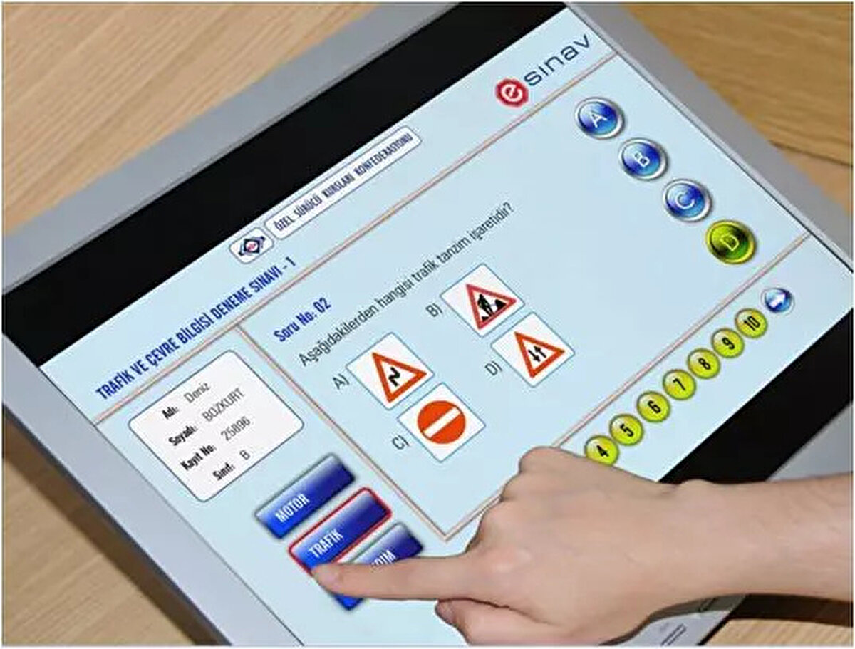 Edinilen bilgilere göre, hız limitini sürekli aşanlar, kırmızı ışıkta geçmeyi alışkanlık haline getirenler ve alkollü araç kullanan sürücüler için ceza miktarları iki katına kadar artırılacak.