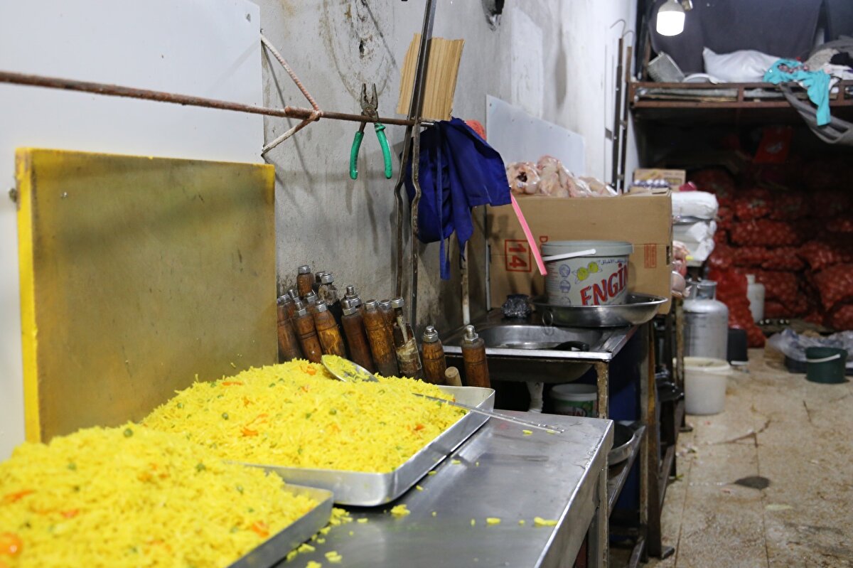 Tavukların saklandığı buzdolaplarının paslı olduğunu gördük. Bu duruma kayıtsız kalamazdık. Bu imalathaneyi 4 gün kapatacağız.