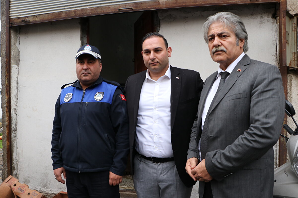 Tekrarı halinde yaptırımı daha da ağır olacak. Bütün denetimler sıklıkla devam edecek. Gıda maddesi satılan neresi varsa denetlenecek." dedi.