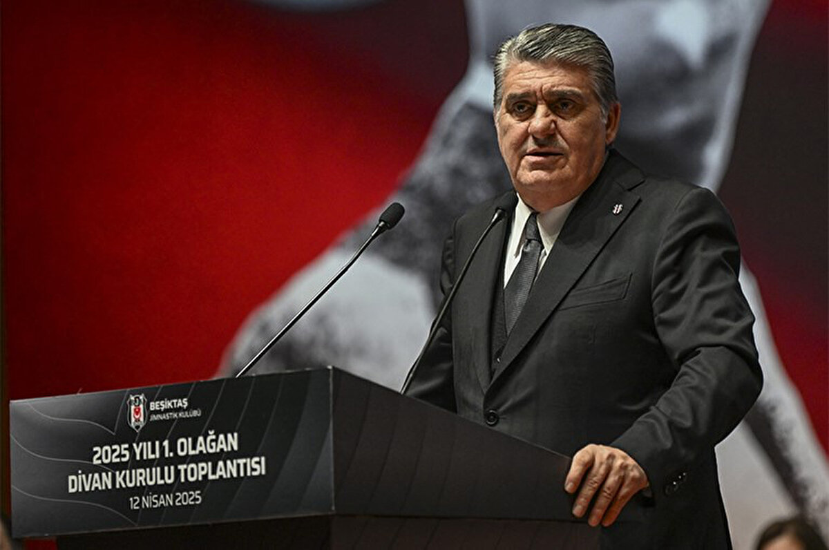 Siyah-beyazlılarda takımdan ayrılacak isimler netleşmeye başlarken transfer listesi de şekilleniyor. Fanatik gazetesinde yer alan haberde Beşiktaş'ın kale ve 10 numara pozisyonları dışındaki tüm bölgelere takviye yapacağı belirtildi.<br>