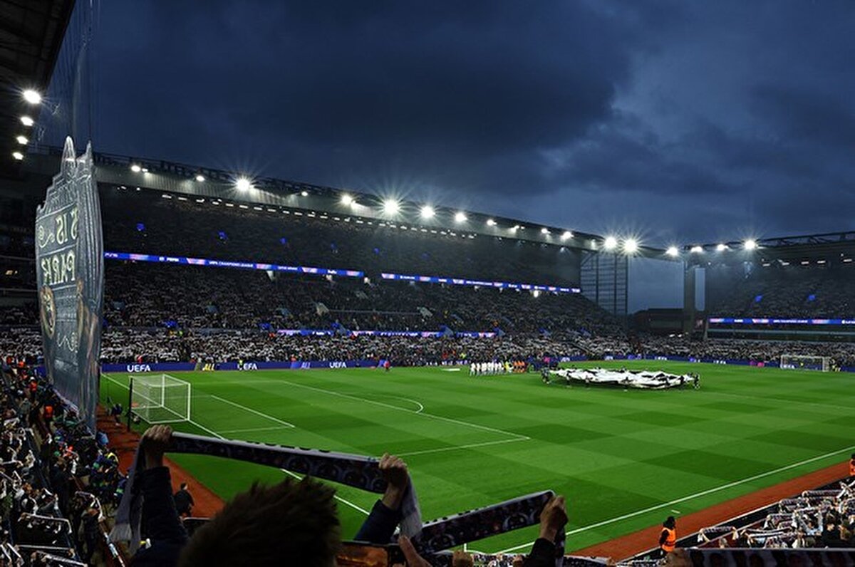 <br>Villa Park'taki seremonide Şampiyonlar Ligi müziği yerine UEFA Avrupa Ligi müziği çalındı.<br><br>