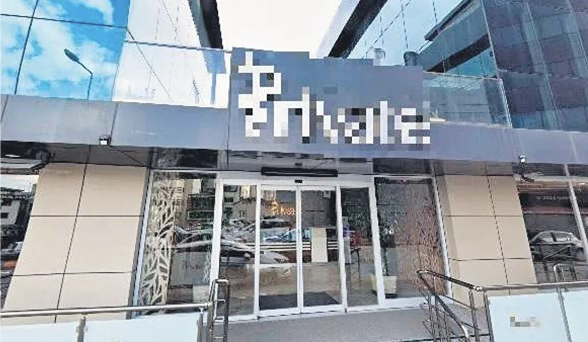 Göz ve saç rengi anketleriyle seçim<br><br>İhbara göre, Amerika’da bir merkezle bağlantılı çalışan klinik, kadınlardan genetik özelliklerini de içeren anketler doldurmalarını istedi. Saç ve göz rengi gibi özellikler doğrultusunda seçim yapıldığı, işlem sonrası doğacak çocuklara miras hakkı iddiasında bulunulmasın diye belgeler imzalatıldığı belirtildi.