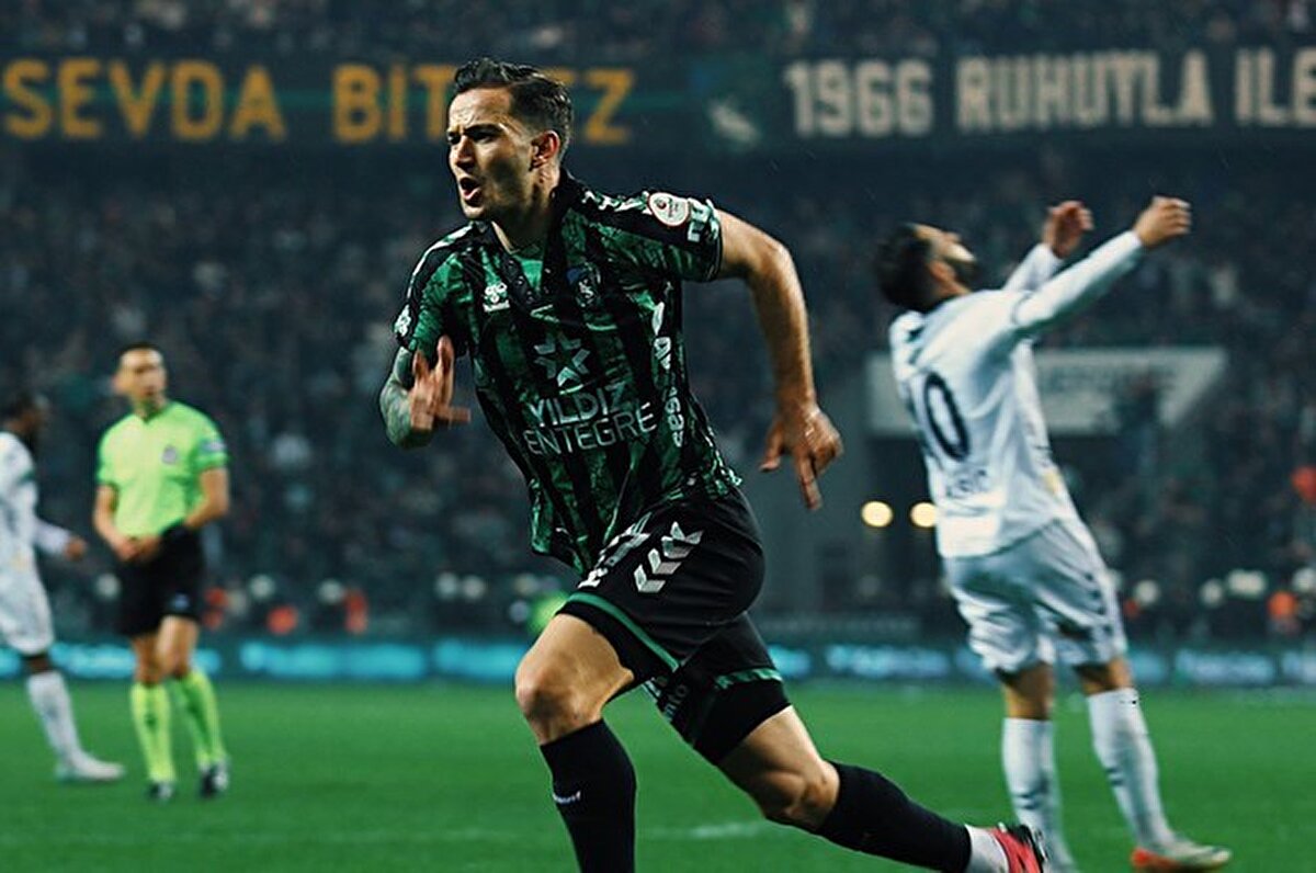 "Yeni Malatyaspor'un 9-0'lık bir galibiyeti olmuş. Bana bununla alakalı çok mesaj geldi. Düşene vururlar."