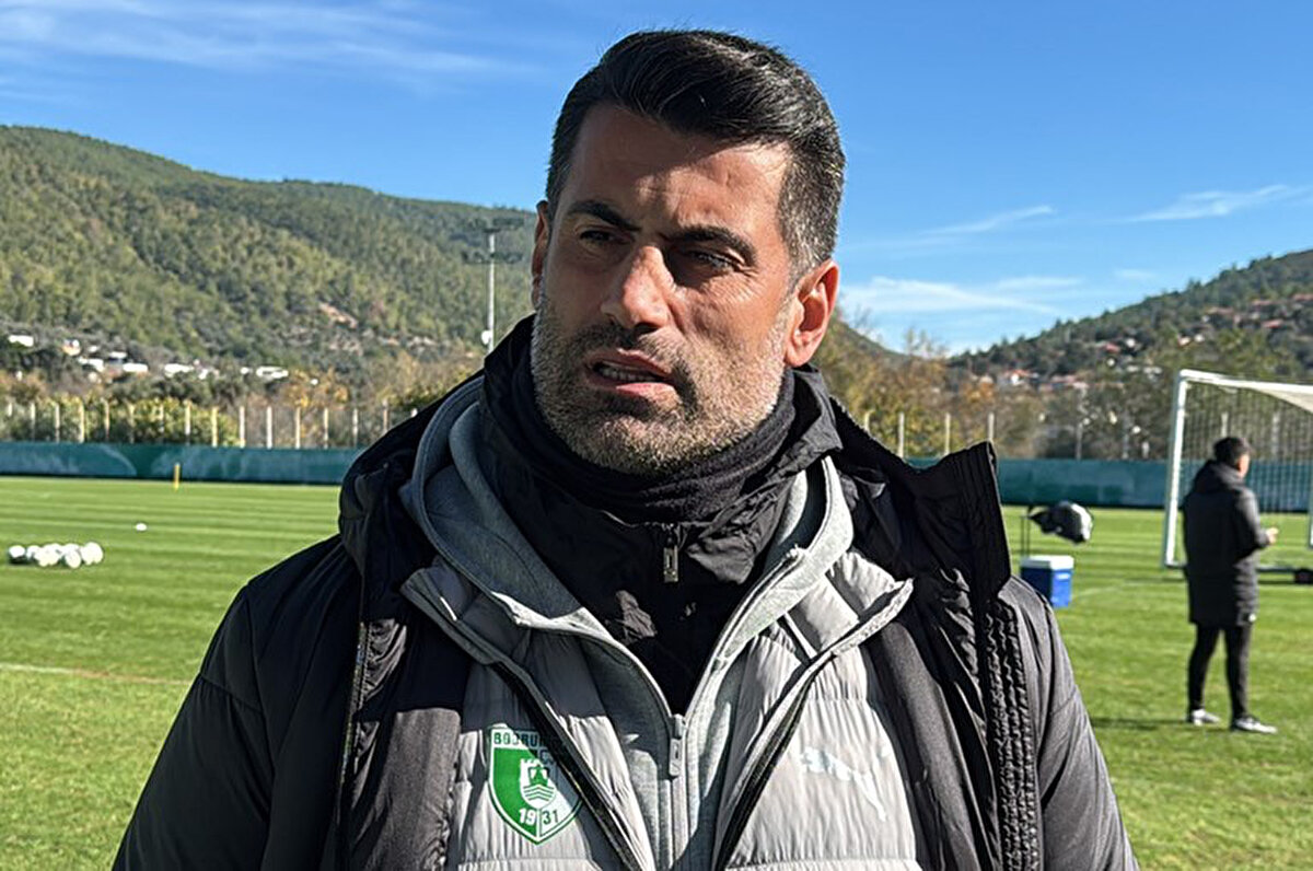 Fenerbahçe'nin Livakovic'le vedalaşması halinde kaleci transferi yapması gerektiğini söyleyen Volkan Demirel, yerli seçeneğinin kısıtlı olduğunu belirtti.<br>