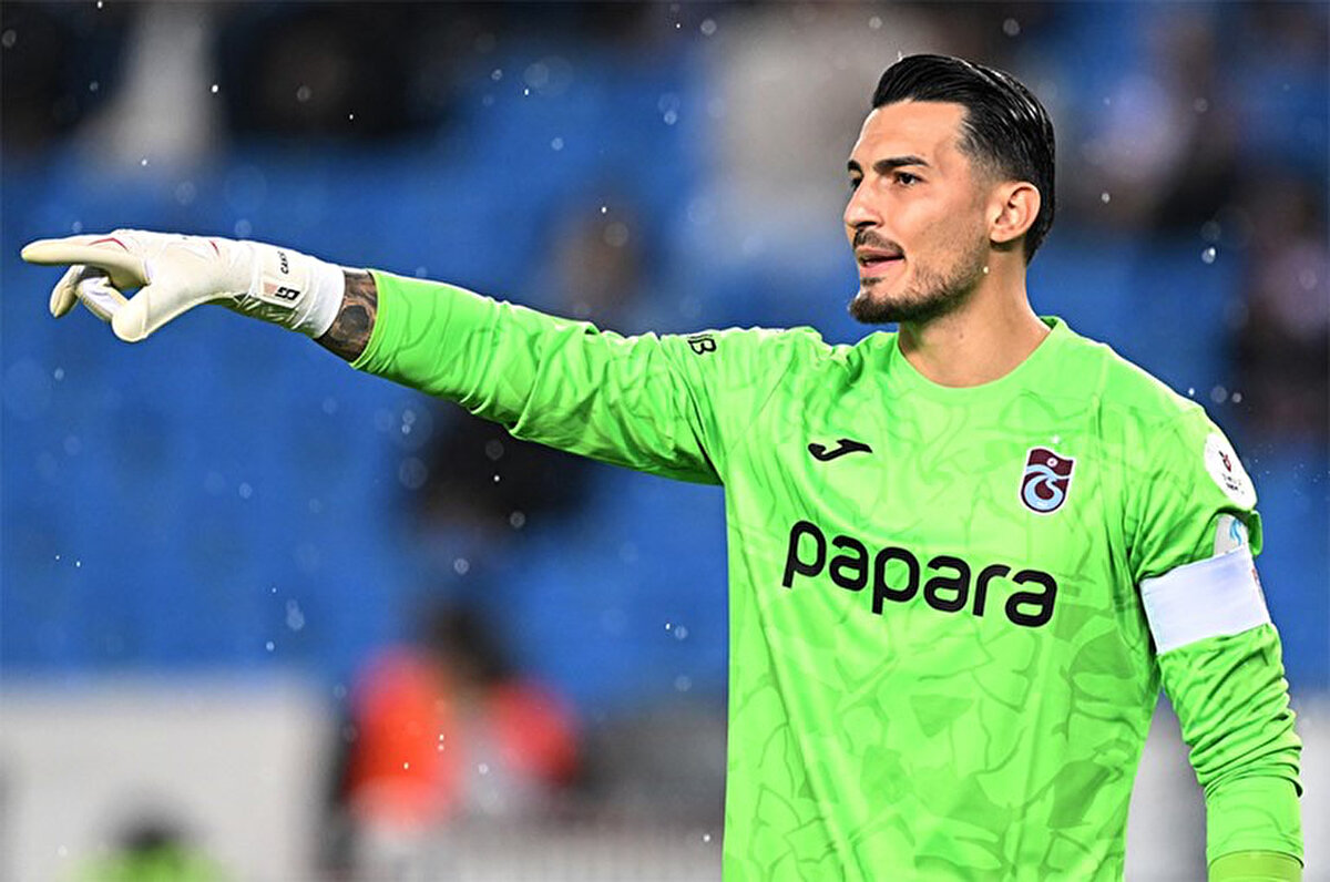 Uğurcan Çakır iddiaları üzerine açıklama yapan Volkan Demirel, "Fenerbahçe'ye gelirse çok başarılı bir transfer olur. Kaleci meziyetleri çok fazla ve ayaklarına çok hakim. Hem yaş hem konum itibarıyla Uğurcan Fenerbahçe'ye transfer olursa yılın transferi olur" dedi.<br>