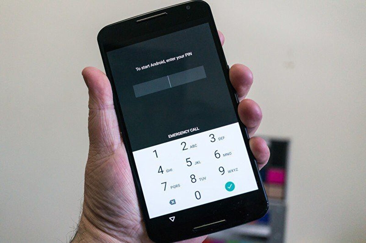 Ancak Android telefonlar, halihazırda yeniden başlatma sonrası PIN ekranında kullanıcıdan kod girmesini isteyen bir uyarı mesajı gösteriyor.<br><br><br>Kaynak: 9to5Google