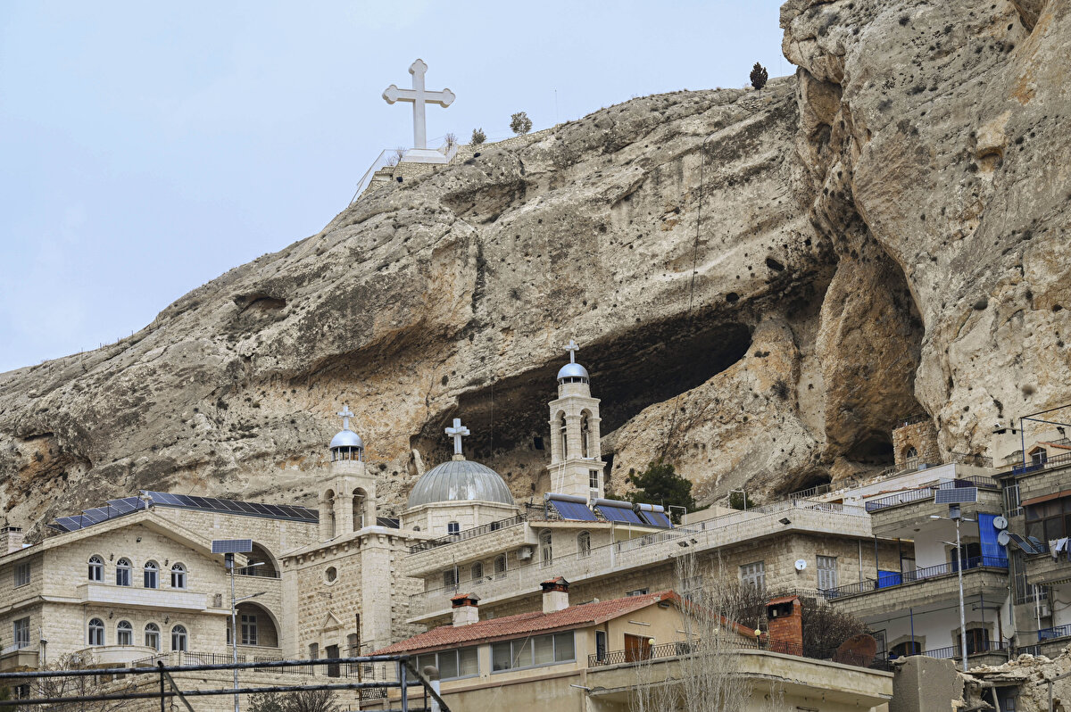 Suriye’deki iç savaştan önce her yıl binlerce turisti ağırlayan Malula’da bugün evlerin büyük çoğu boş durumda.
