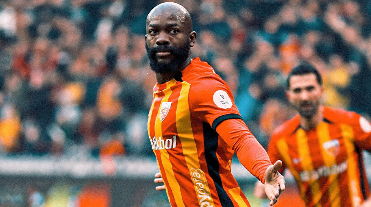 Sarı-kırmızılılardan yapılan açıklamada Bahoken'in yapılan değerlendirmelerinde, oyuncunun sol aşil tendonunda total rüptür (tam yırtılma) tespit edildiği ve ameliyat olduğu belirtildi.<br>